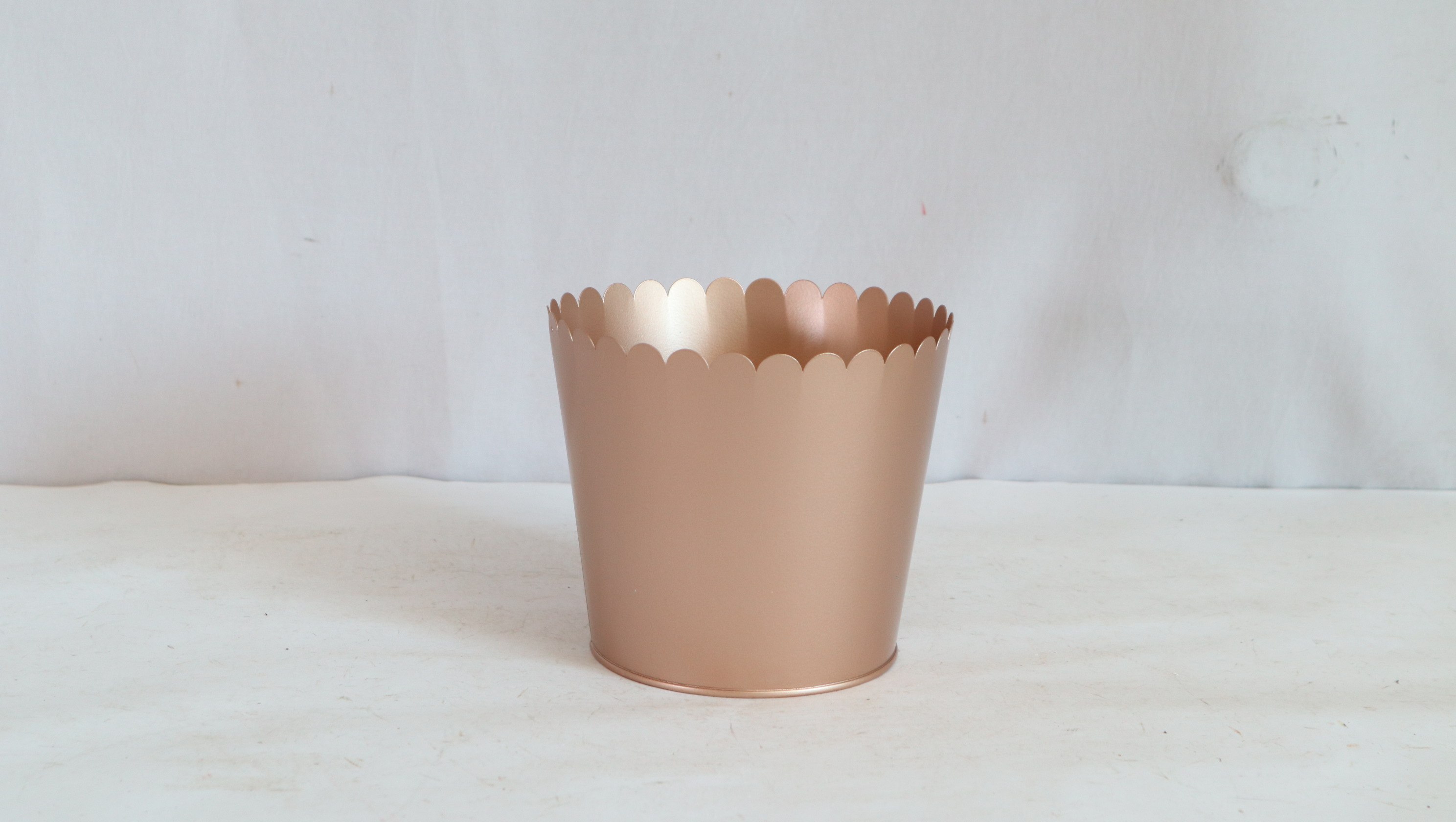 Round Metal Bucket Shiny Gold