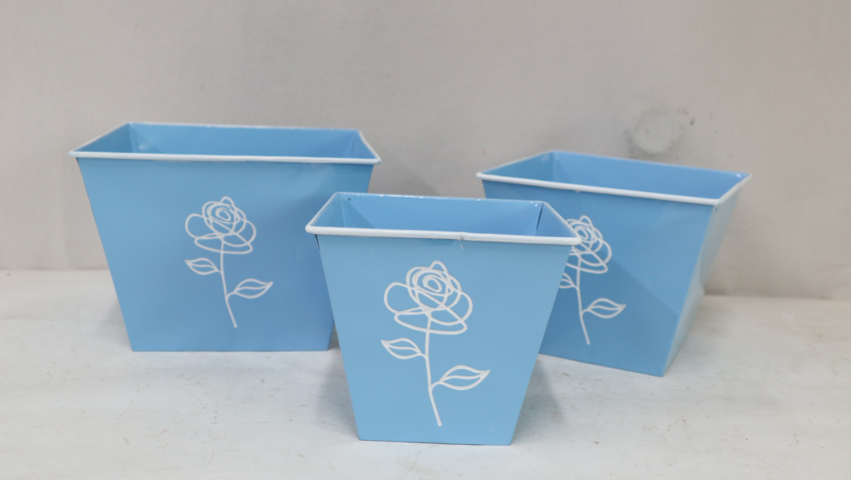Metal Rect. Flower Blue Planter Easter