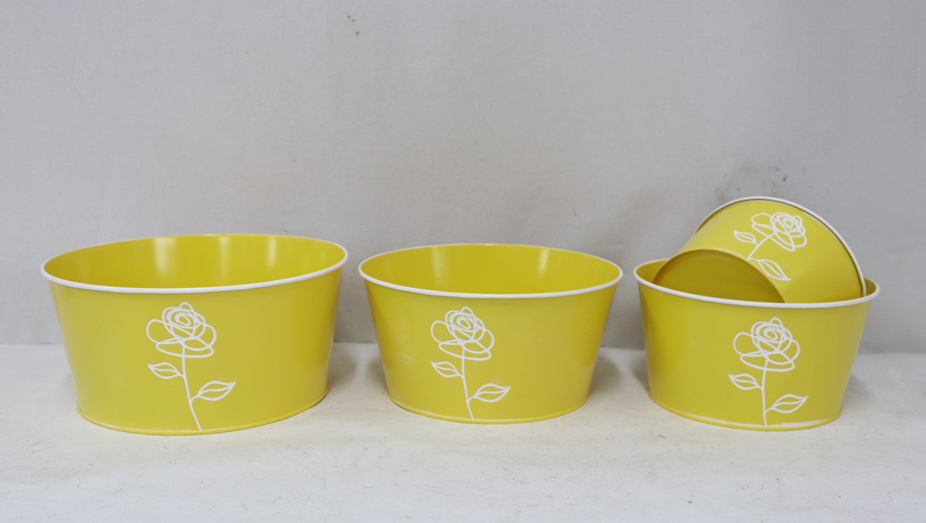 Round Floral Metal Container Garden Planter 